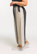 Pantaloni 'Sorella' – ariosi, moderni e unici