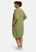 Vestido 'Olina' – leve, estruturado e com elasticidade suave