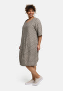 Vestido 'Olina' – leve, estruturado e com elasticidade suave