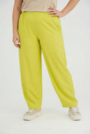 Pantalones 'Livia' – Corte amplio, diseño limpio y elástico